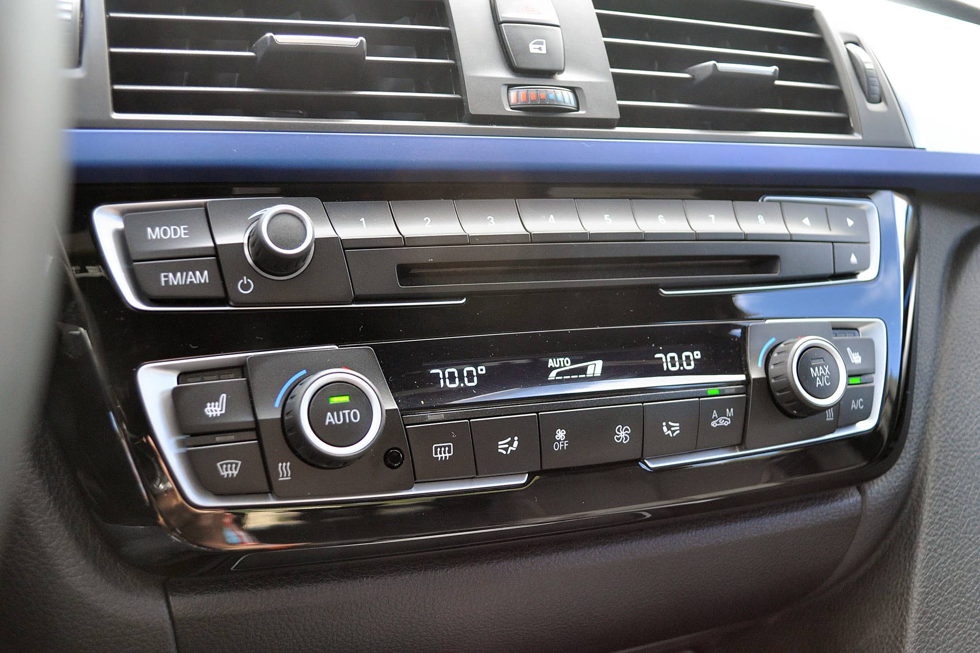 2016 BMW 3 Series instrument panel