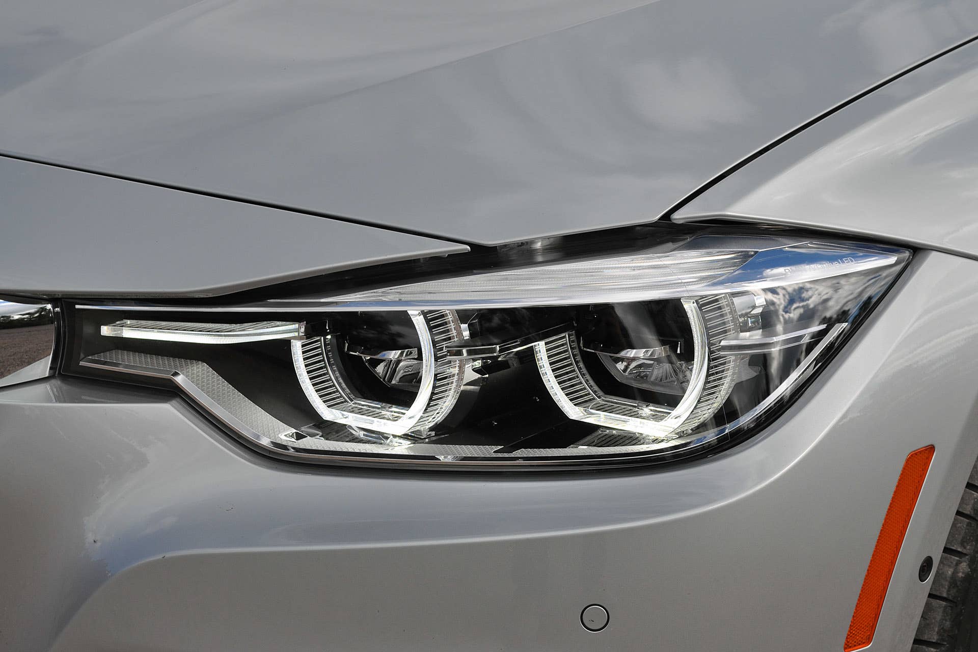2016 BMW 3 Series headlight