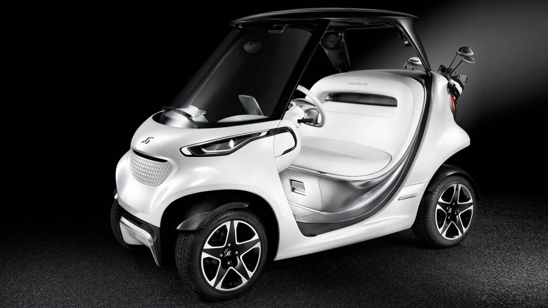 Mercedes-Benz Garia Golf Cart Front Exterior
