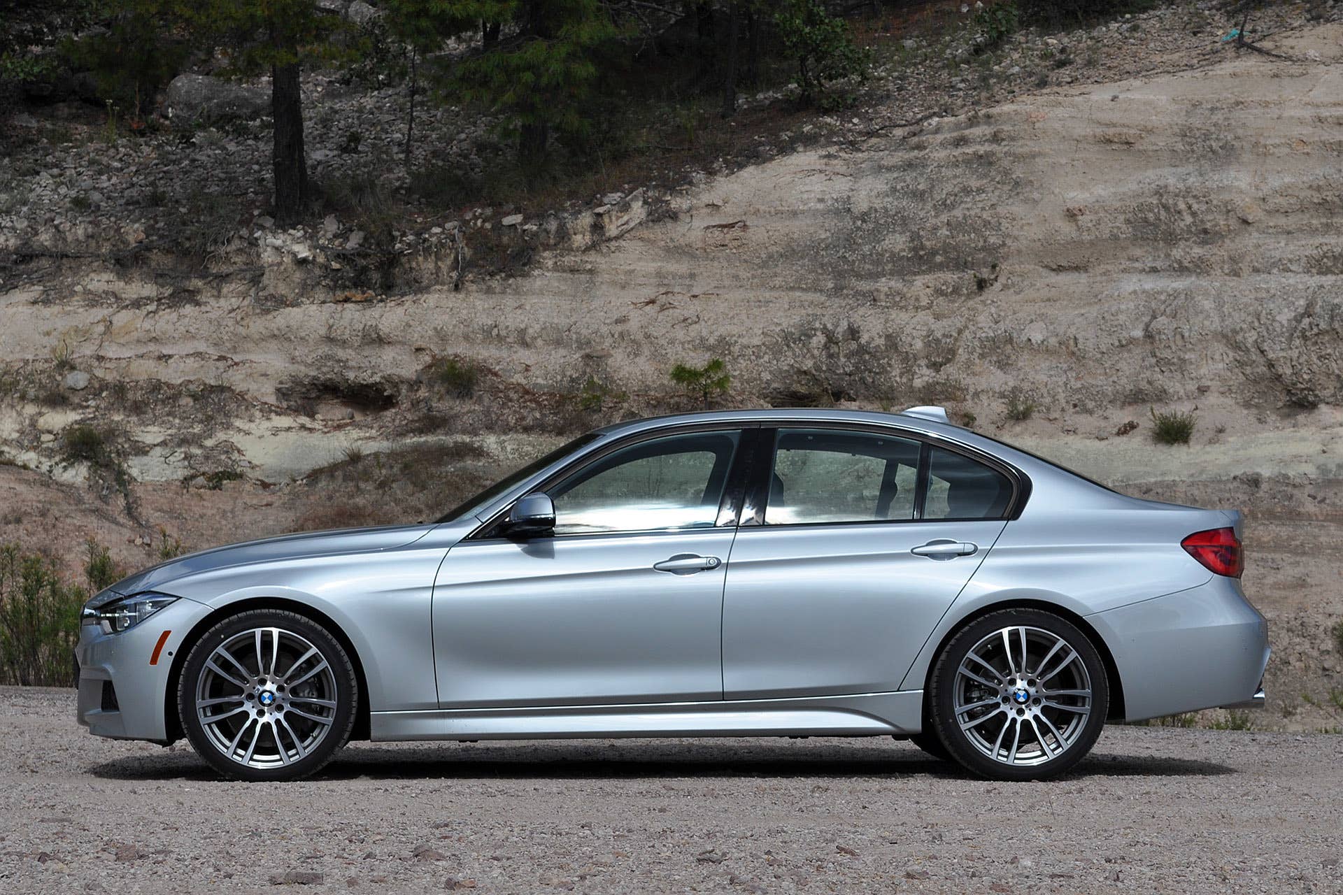2016 BMW 3 Series side view