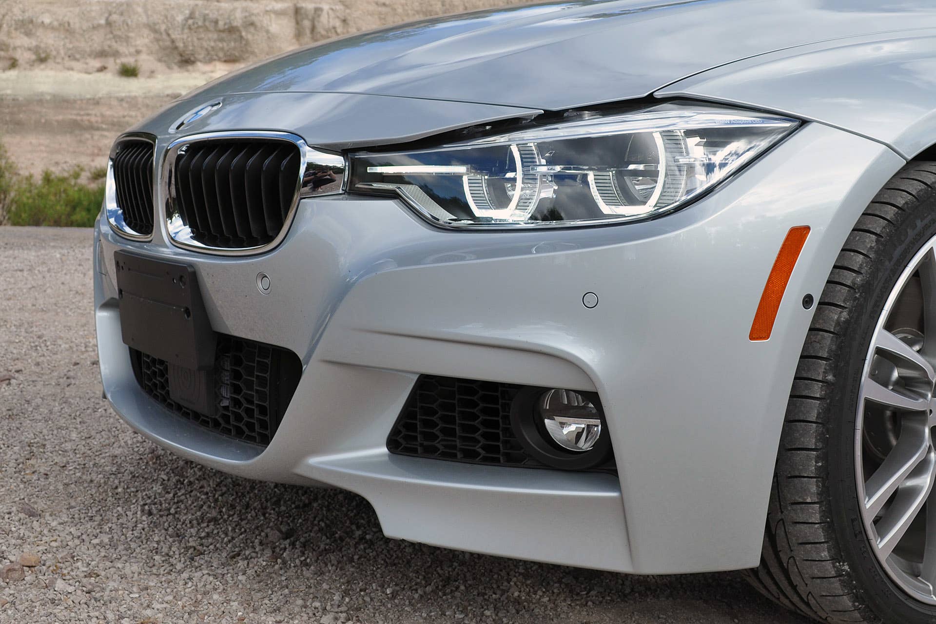 2016 BMW 3 Series front detail
