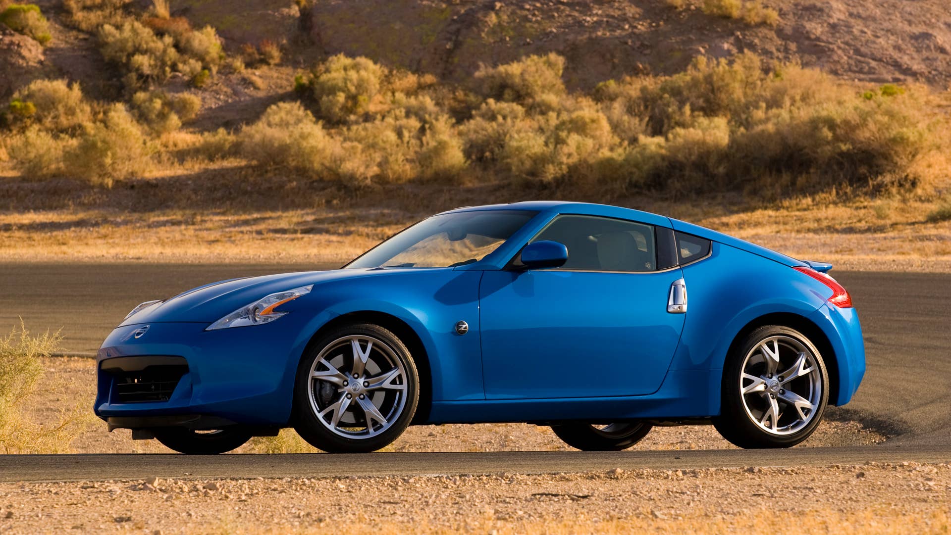 nissan 370 z coupe blue