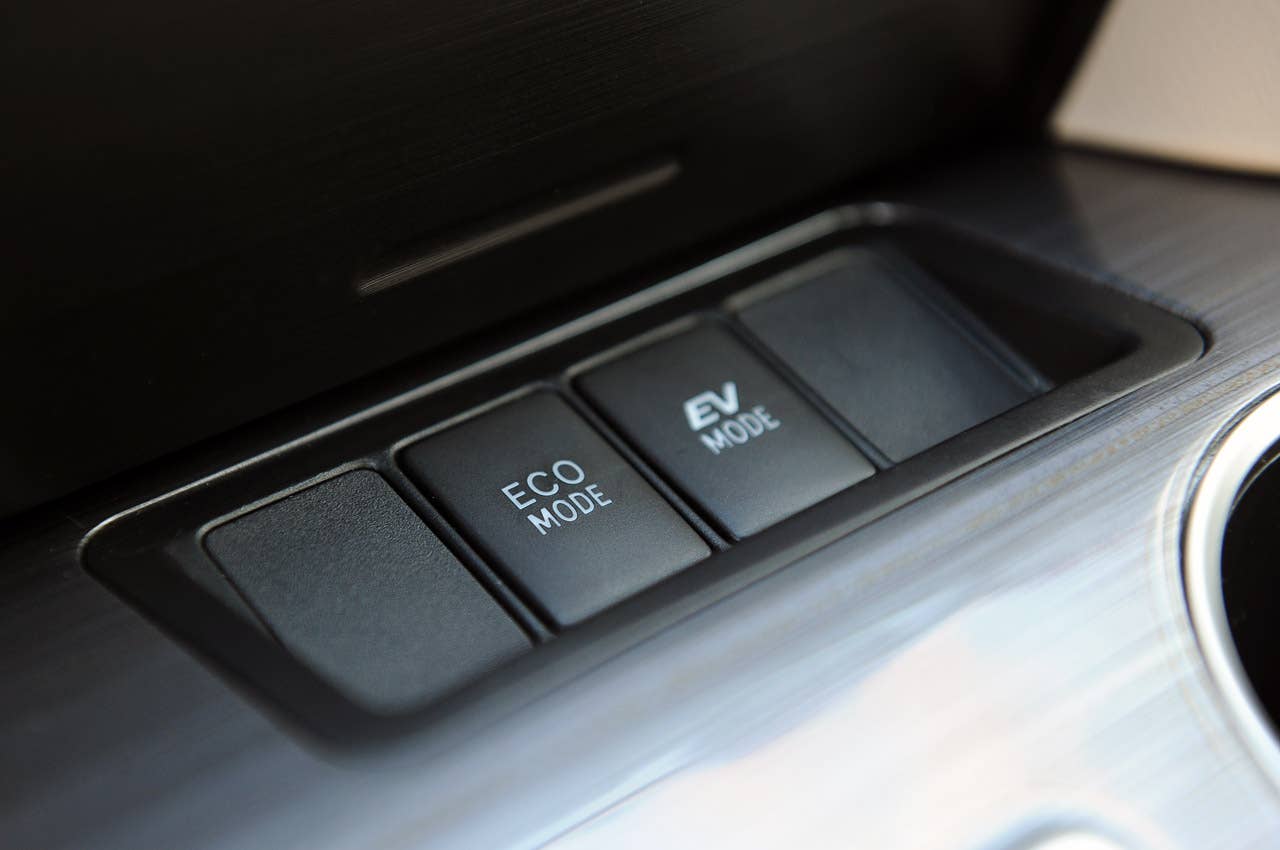 2013 Toyota Camry Hybrid ECO mode button