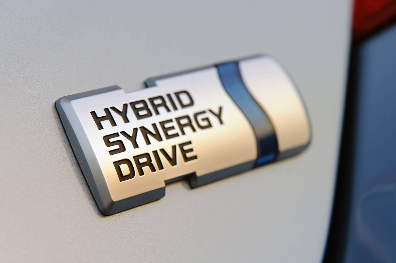 2013 Toyota Camry Hybrid badge