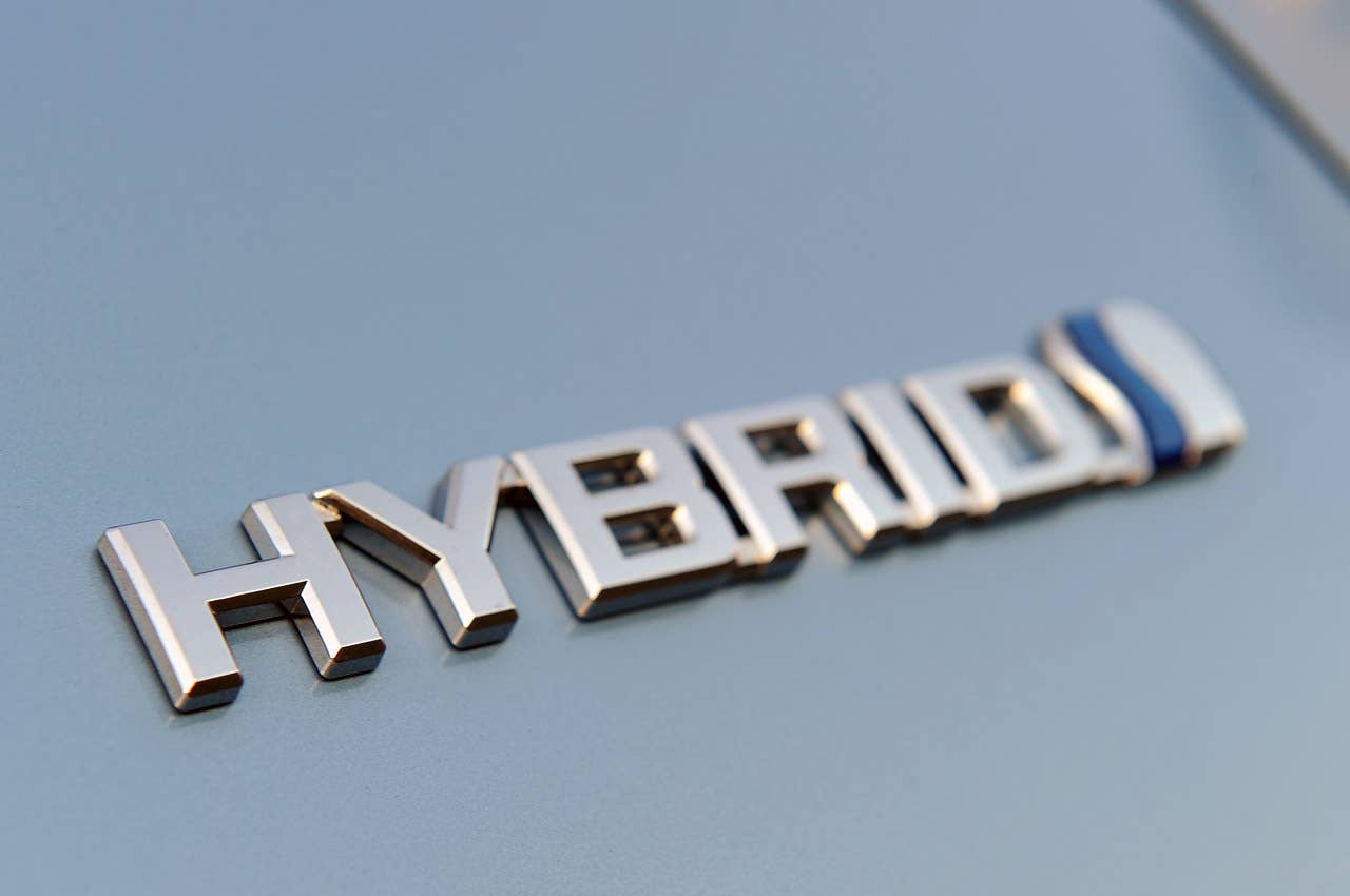 2013 Toyota Camry Hybrid badge
