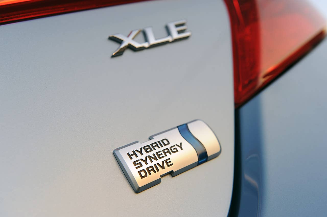 2013 Toyota Camry Hybrid badge