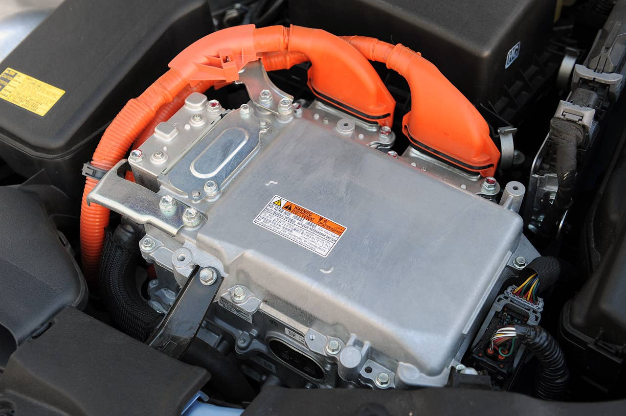 2013 Toyota Camry Hybrid engine detail