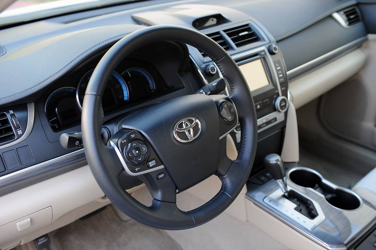 2013 Toyota Camry Hybrid steering wheel