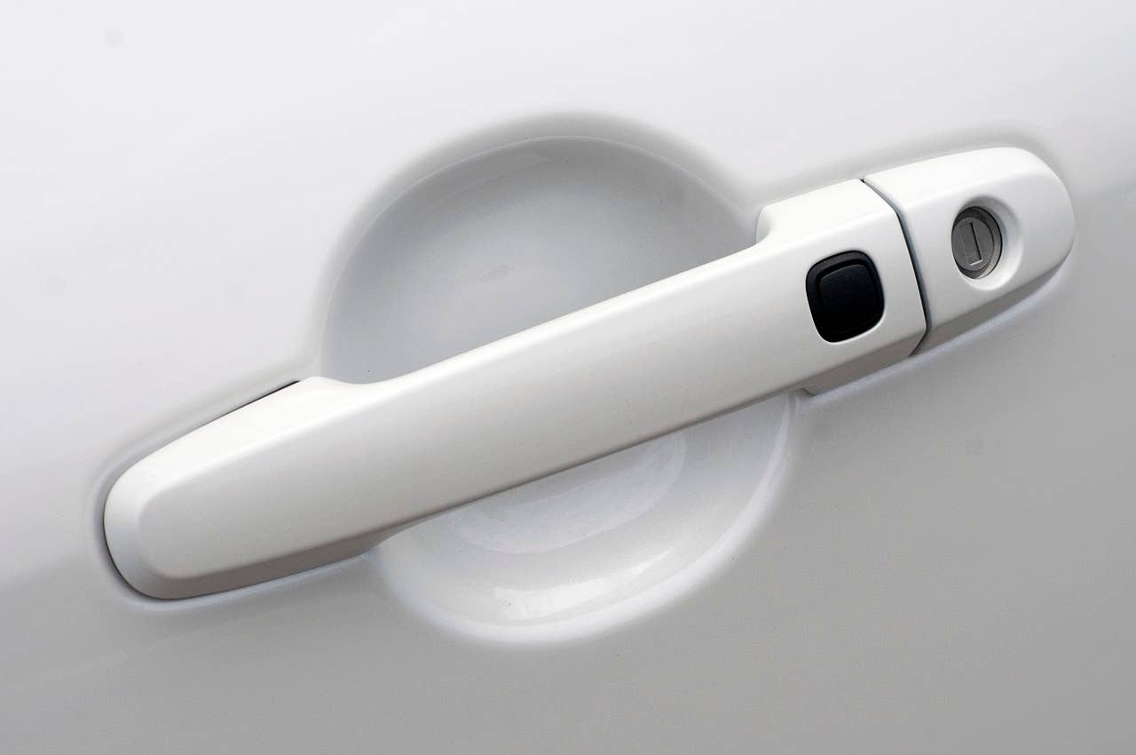 2013 Toyota RAV4 EV door handle
