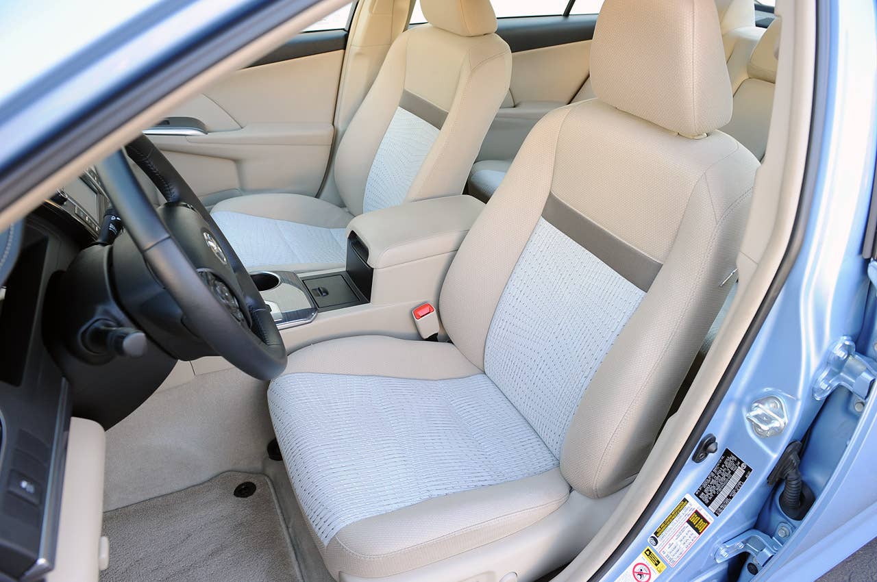2013 Toyota Camry Hybrid front seats