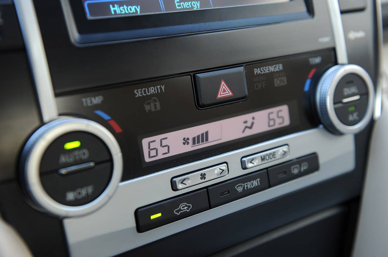 2013 Toyota Camry Hybrid climate controls