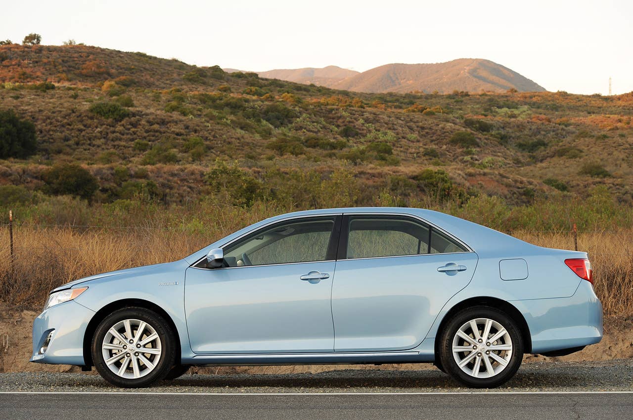 2013 Toyota Camry Hybrid side view