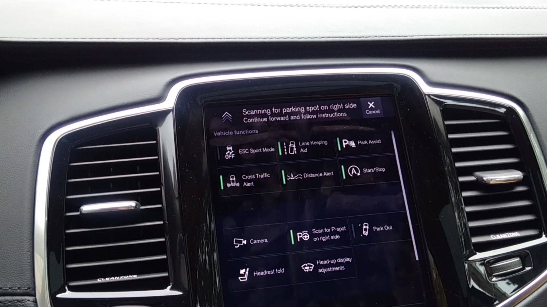Editor Mike Austin demonstrates of the automated parallel parking feature in the 2016 Volvo XC90