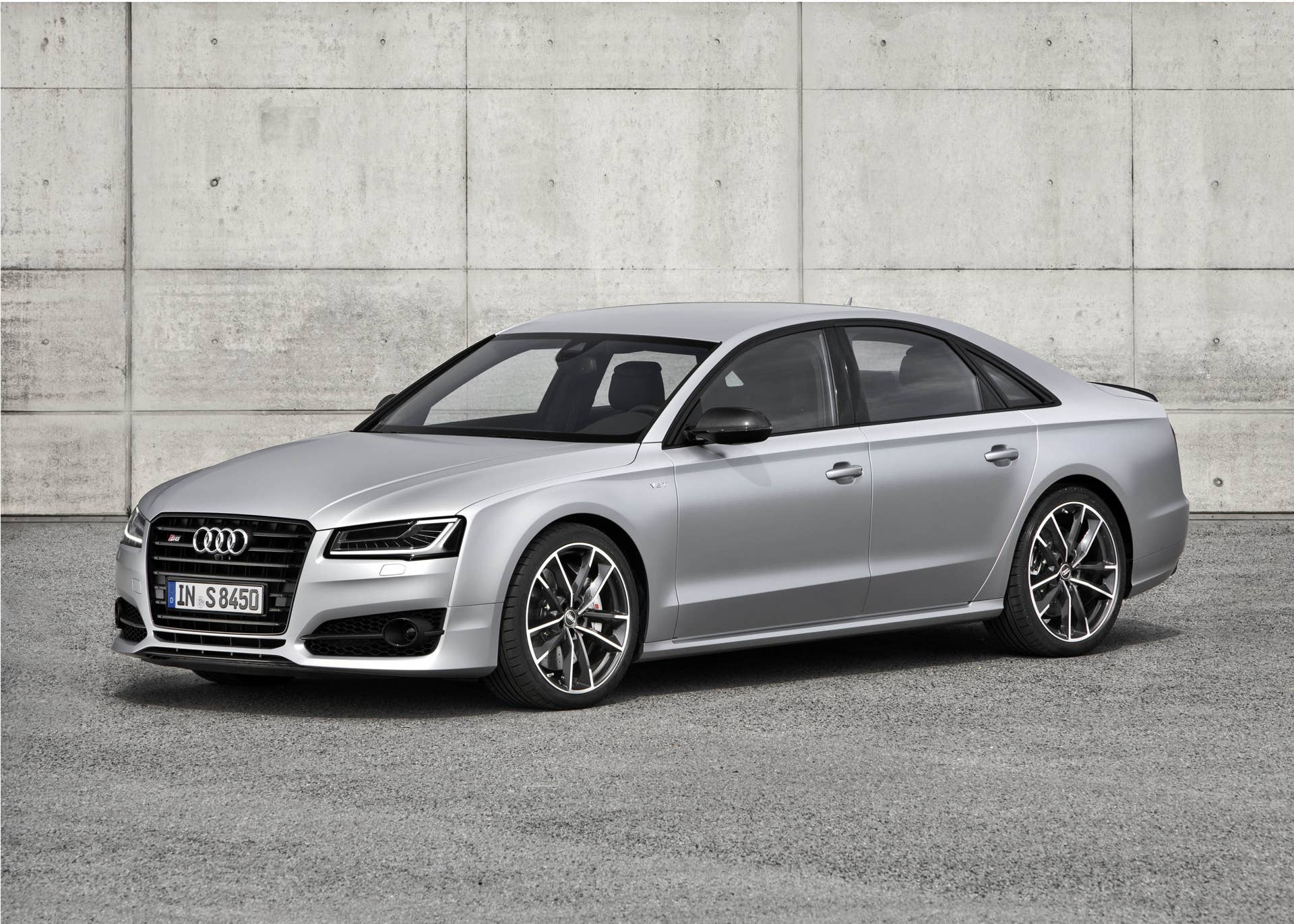 2016 Audi S8 Plus front 3/4 parked