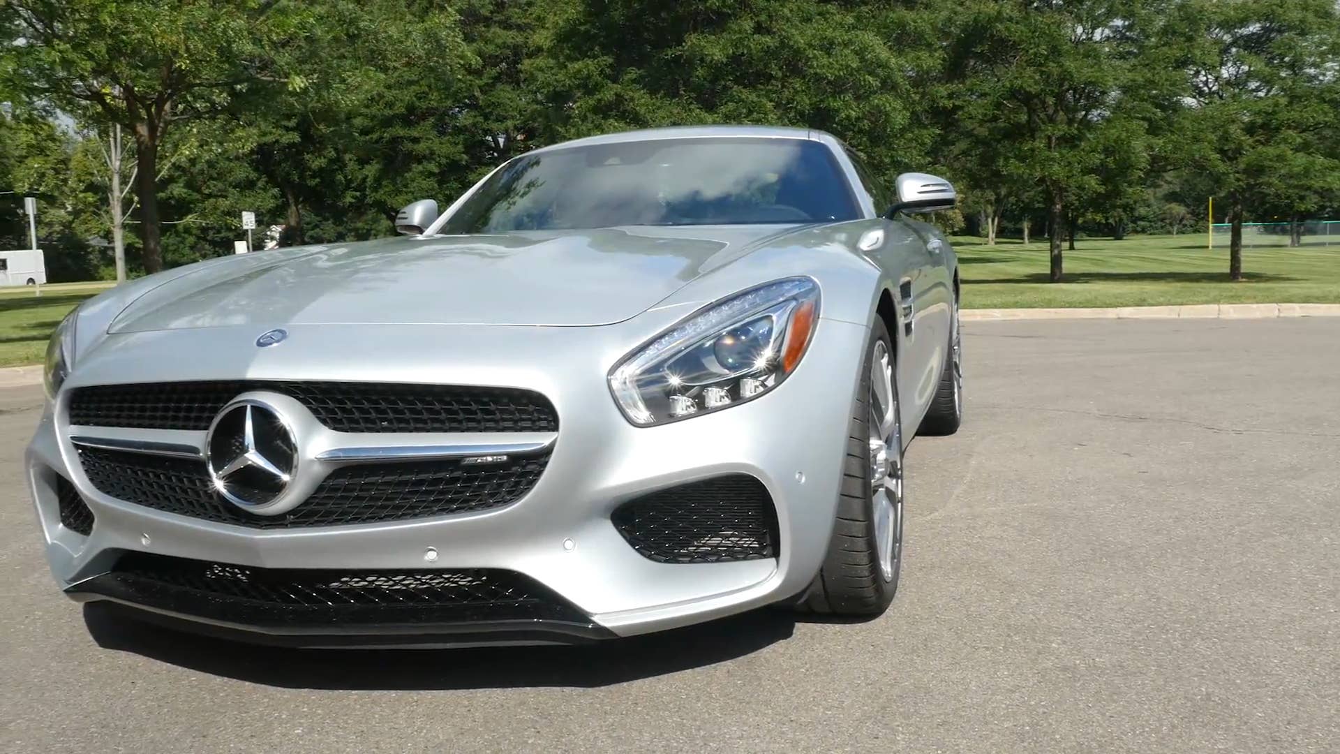 2015 Mercedes-Benz AMG GT | Beauty-Roll