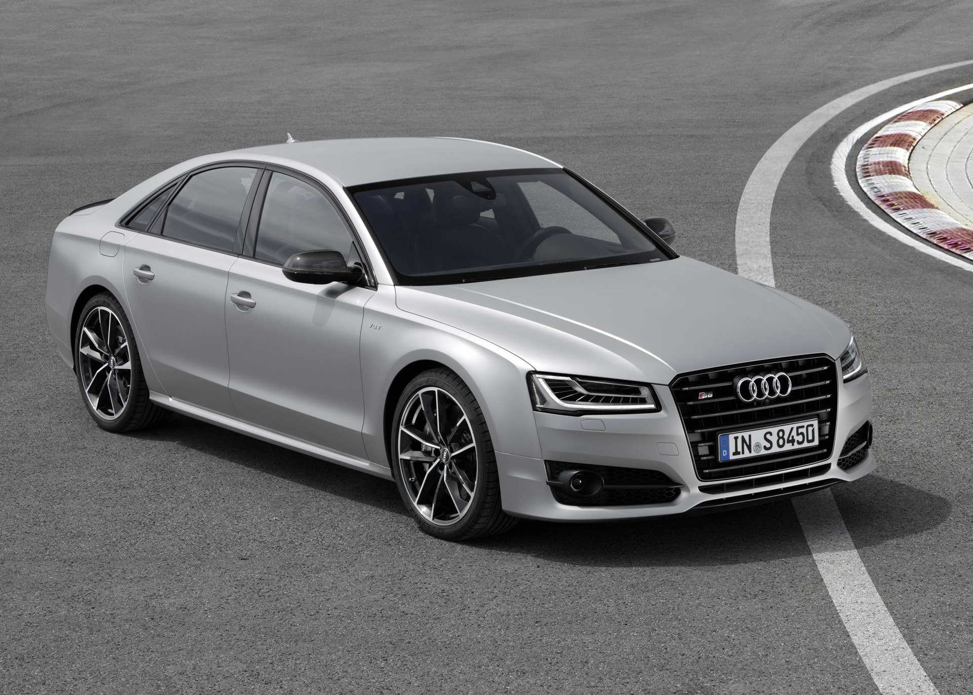2016 Audi S8 Plus front 3/4
