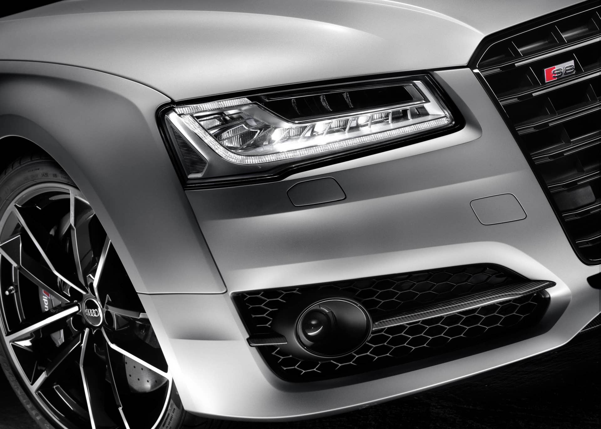 2016 Audi S8 Plus headlights