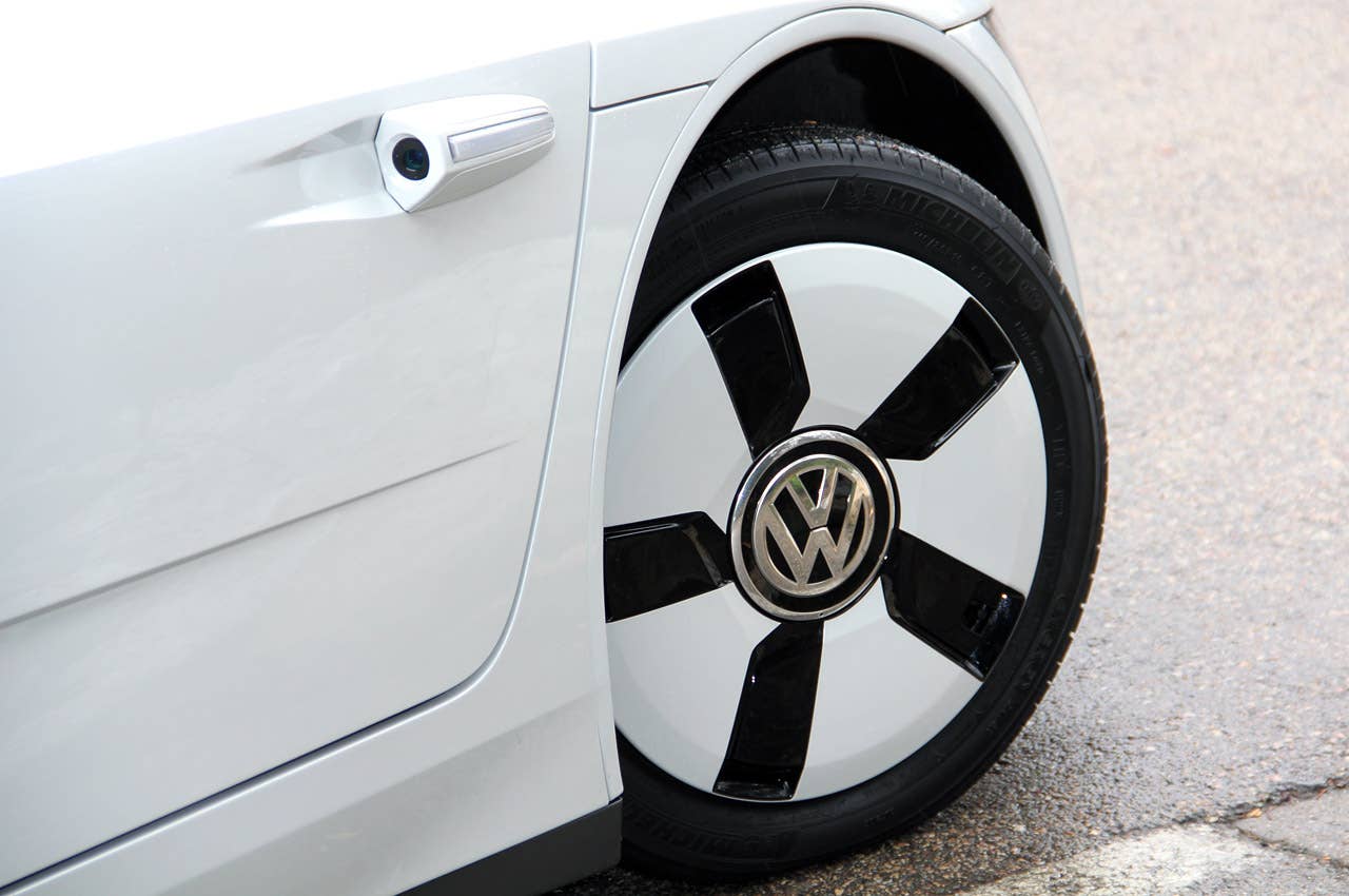 2014 Volkswagen XL1 wheel
