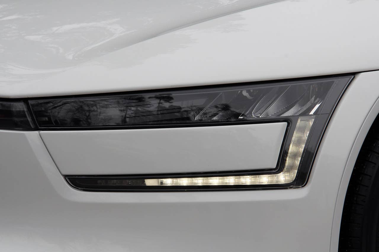 2014 Volkswagen XL1 headlight