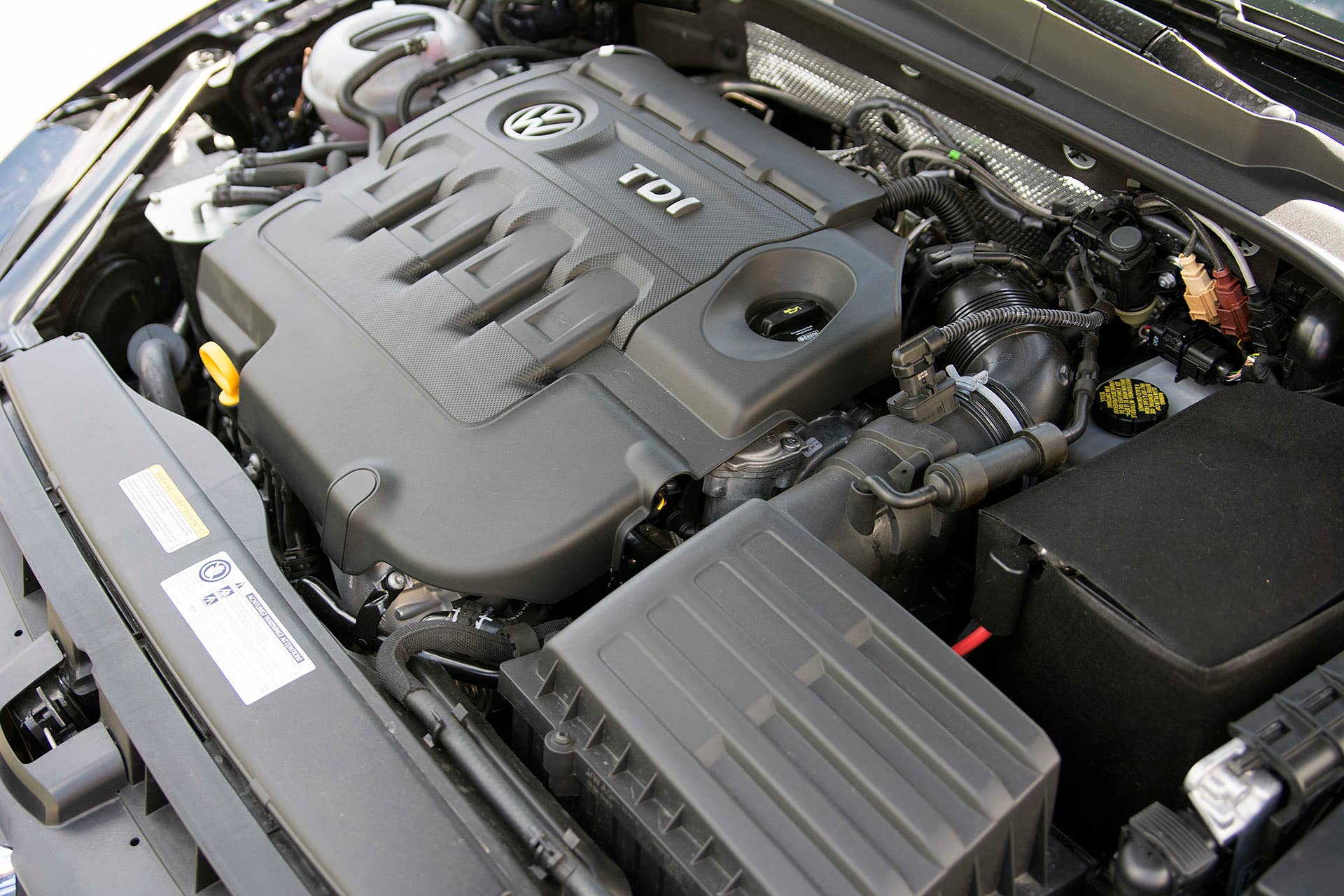 2016 Volkswagen Golf TDI SportWagen engine