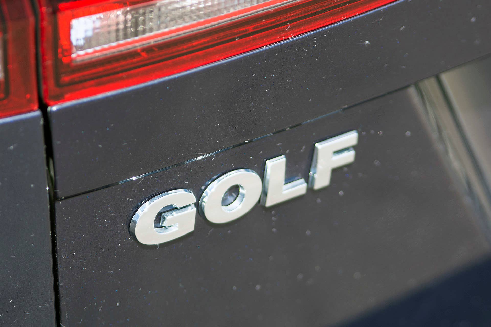 2016 Volkswagen Golf TDI SportWagen badge