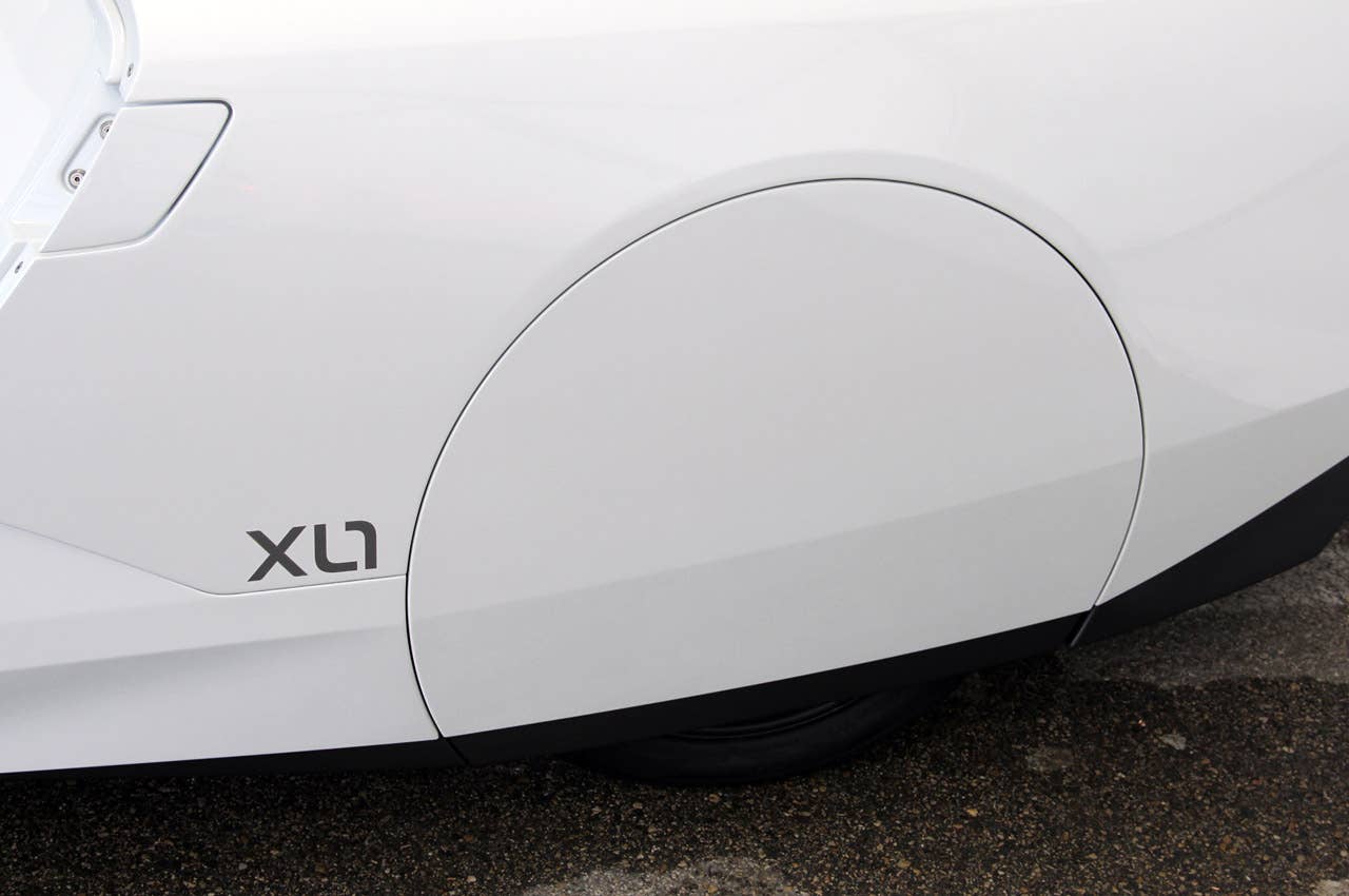 2014 Volkswagen XL1 rear wheel cover