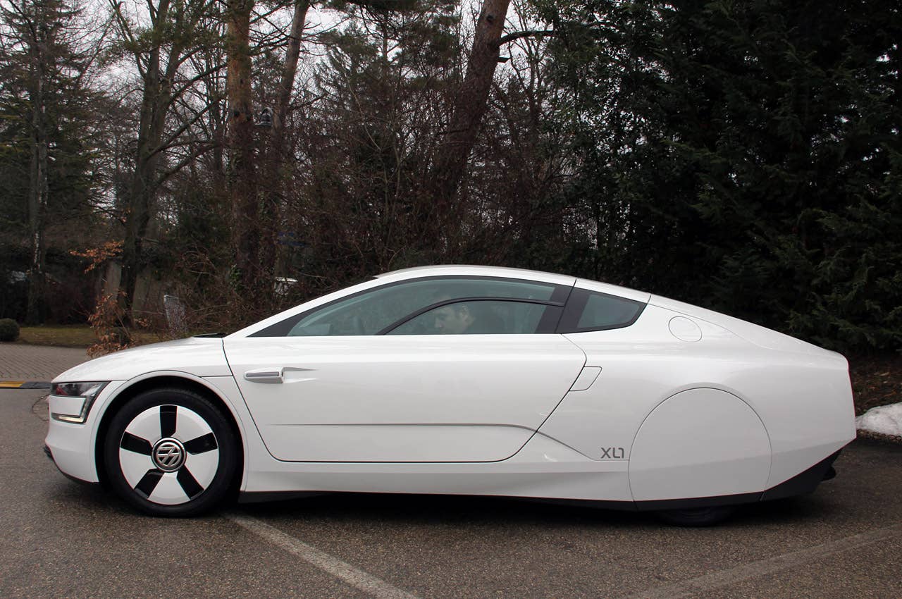 2014 Volkswagen XL1 side view