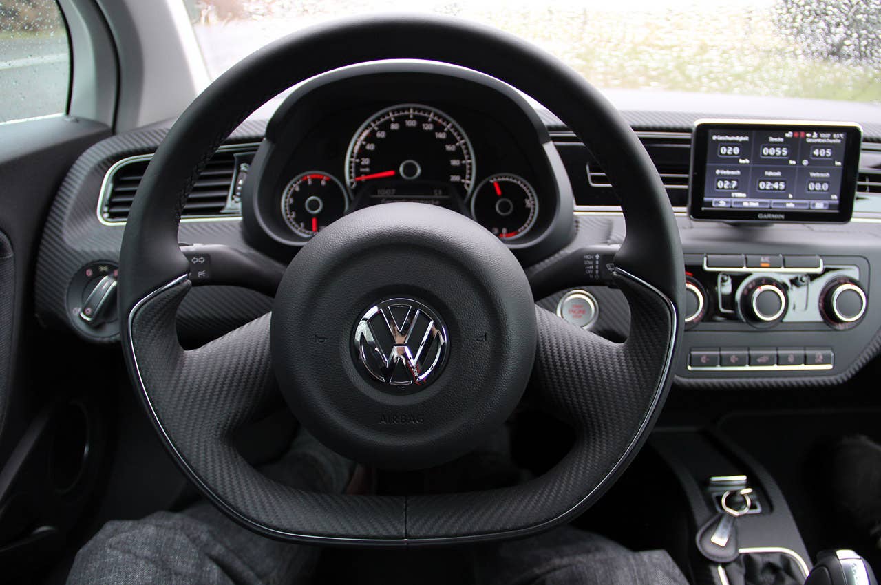 2014 Volkswagen XL1 steering wheel