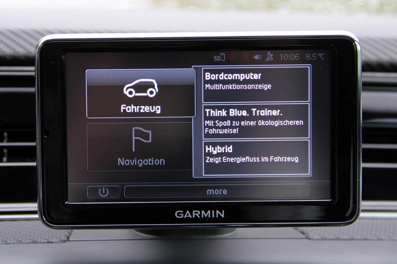 2014 Volkswagen XL1 infotainment system