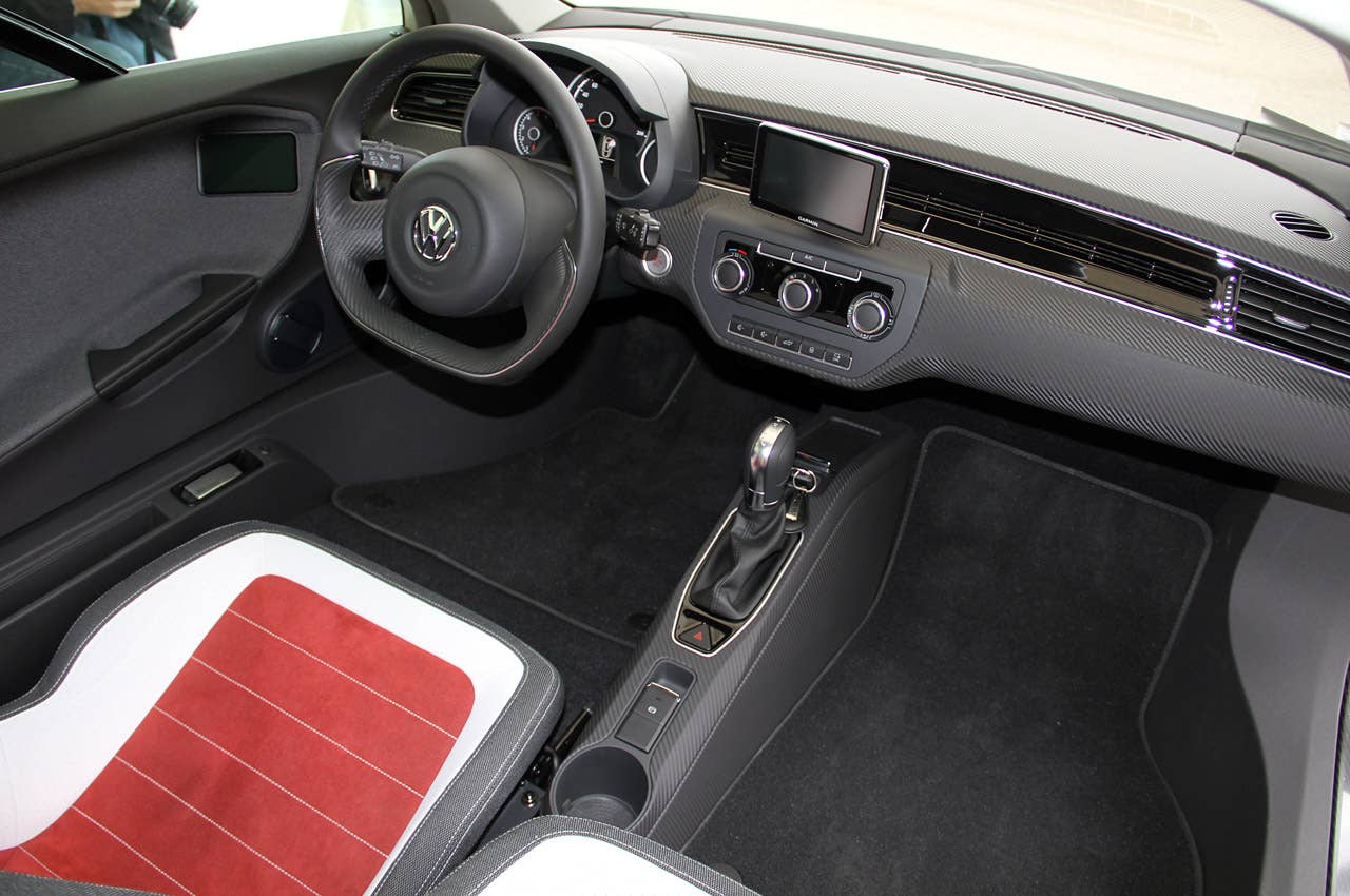2014 Volkswagen XL1 interior