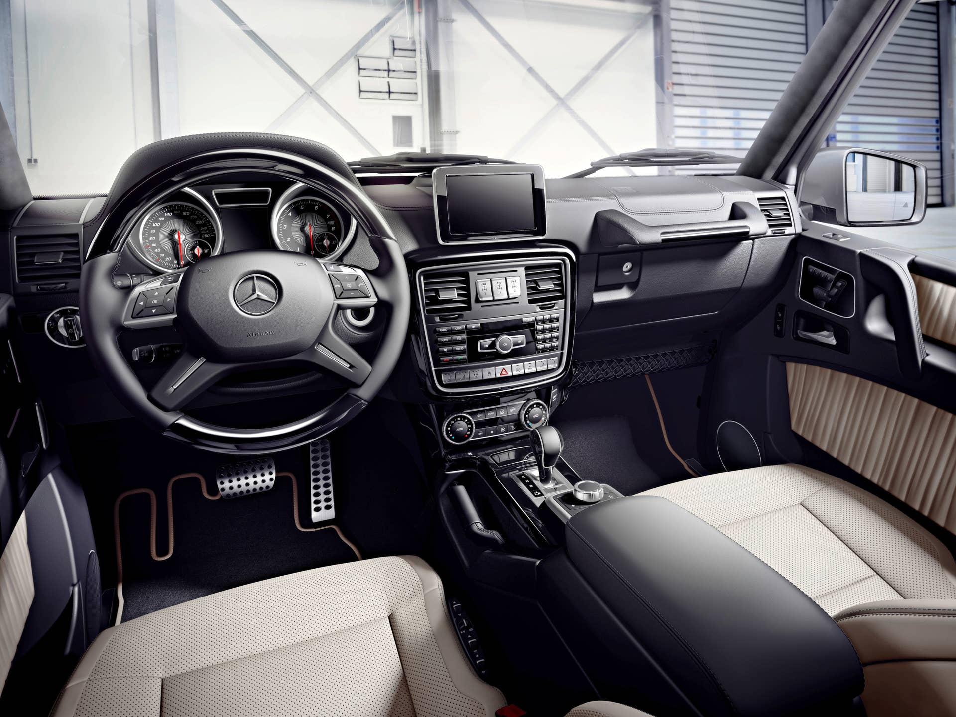 Mercedes G350d interior