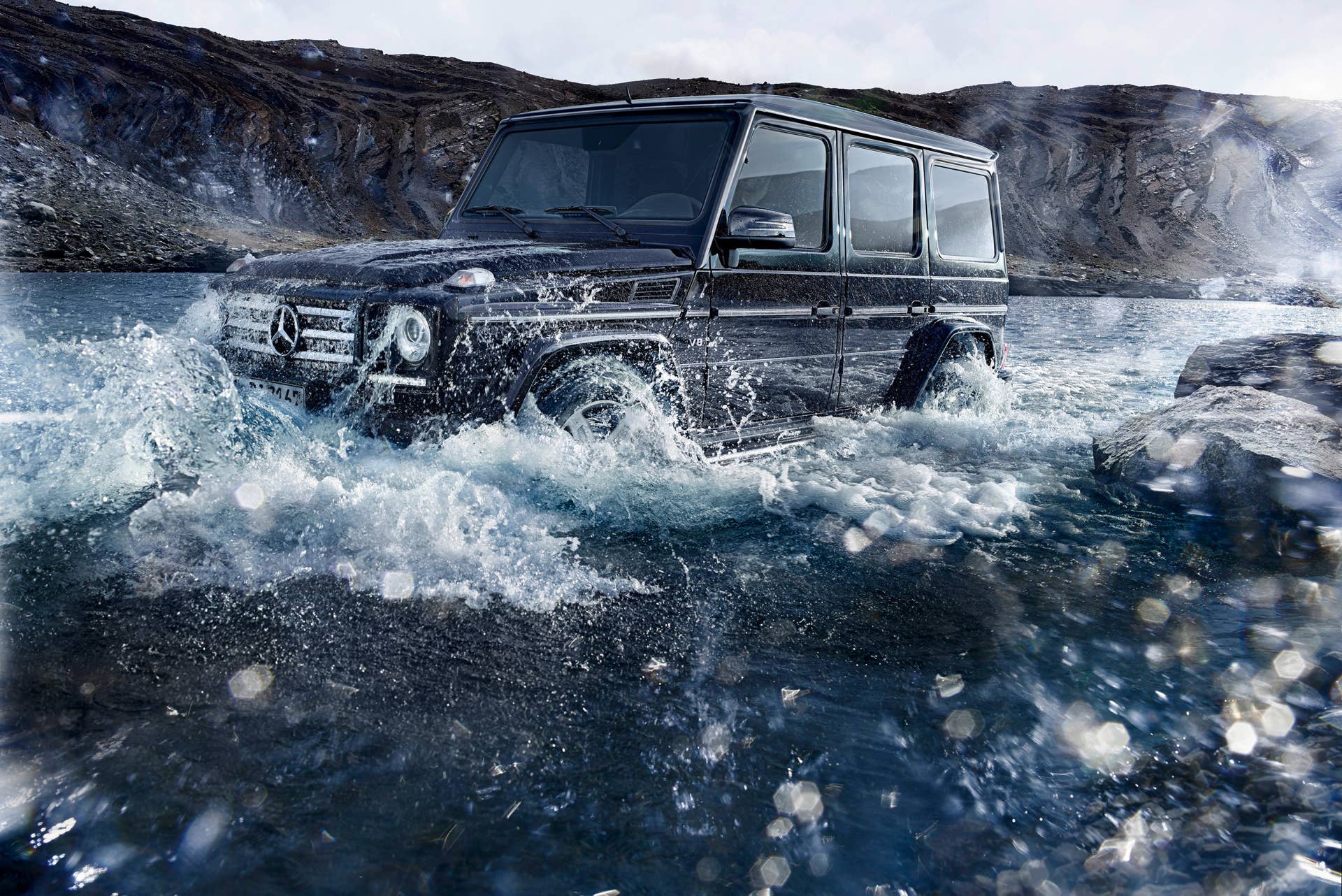 Mercedes G500 wading