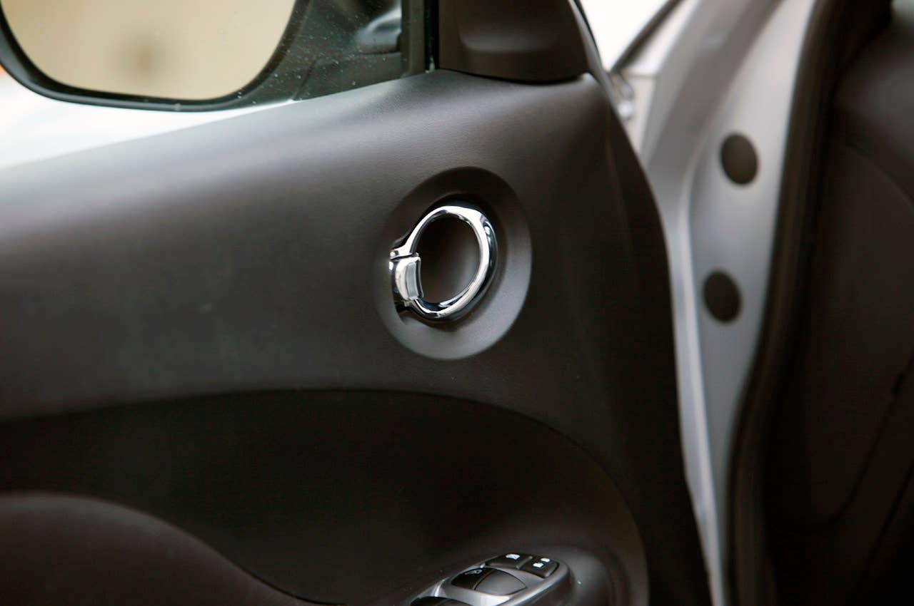 2011 Nissan Juke door handle