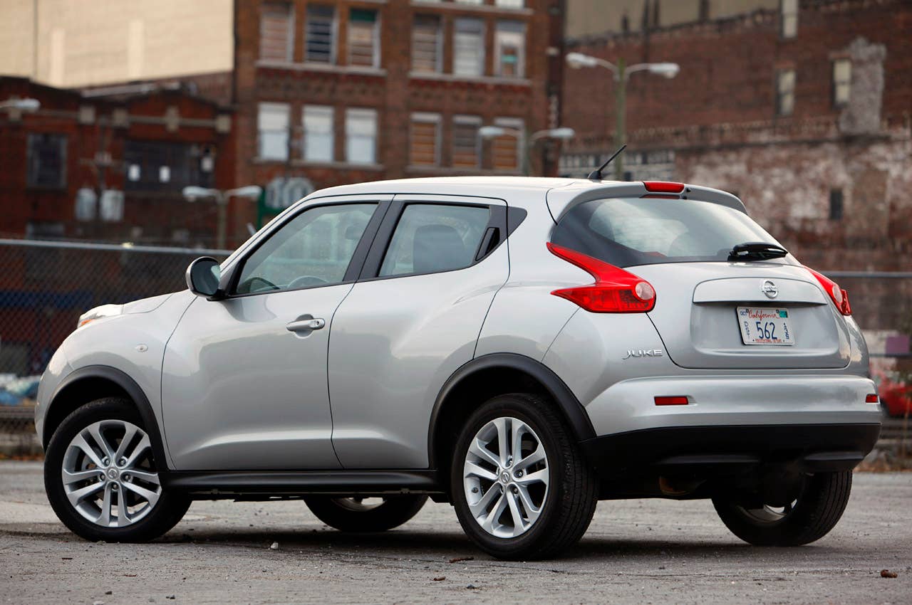2011 Nissan Juke rear 3/4 view