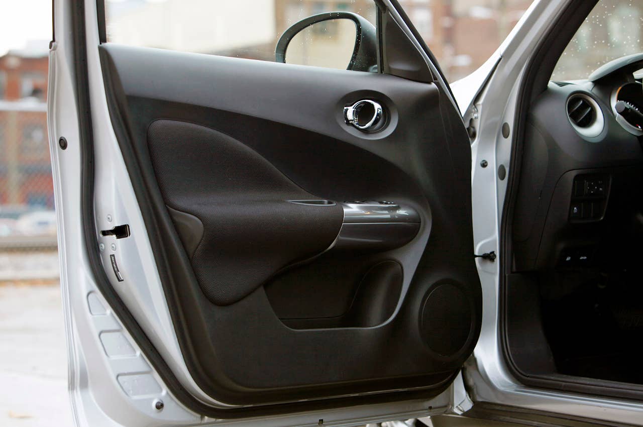 2011 Nissan Juke door panel