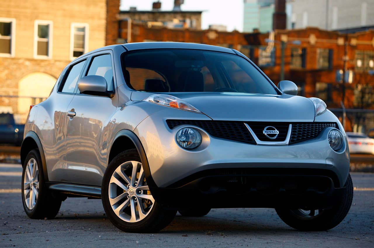 2011 Nissan Juke front 3/4 view