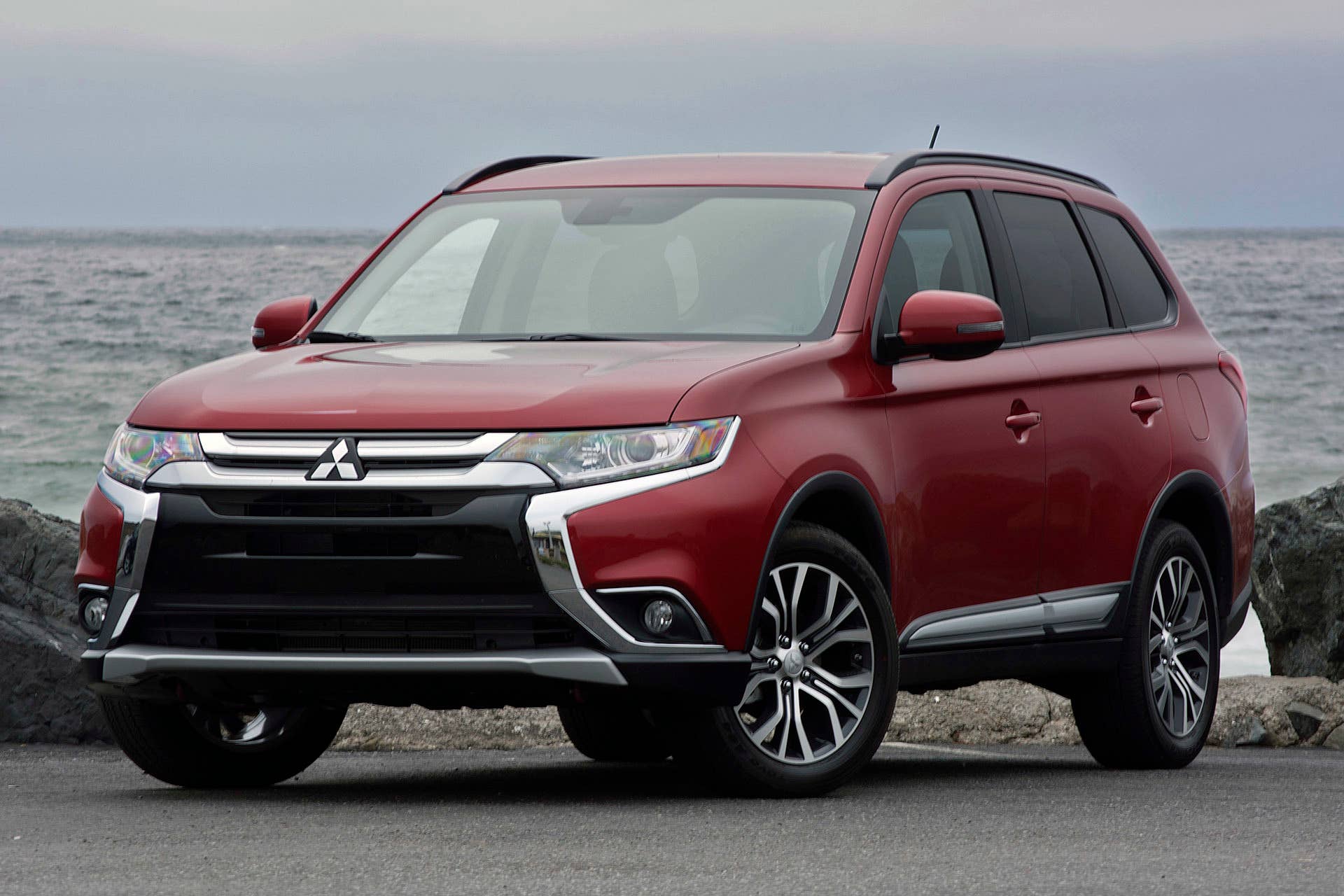 2016 Mitsubishi Outlander First Drive - Autoblog