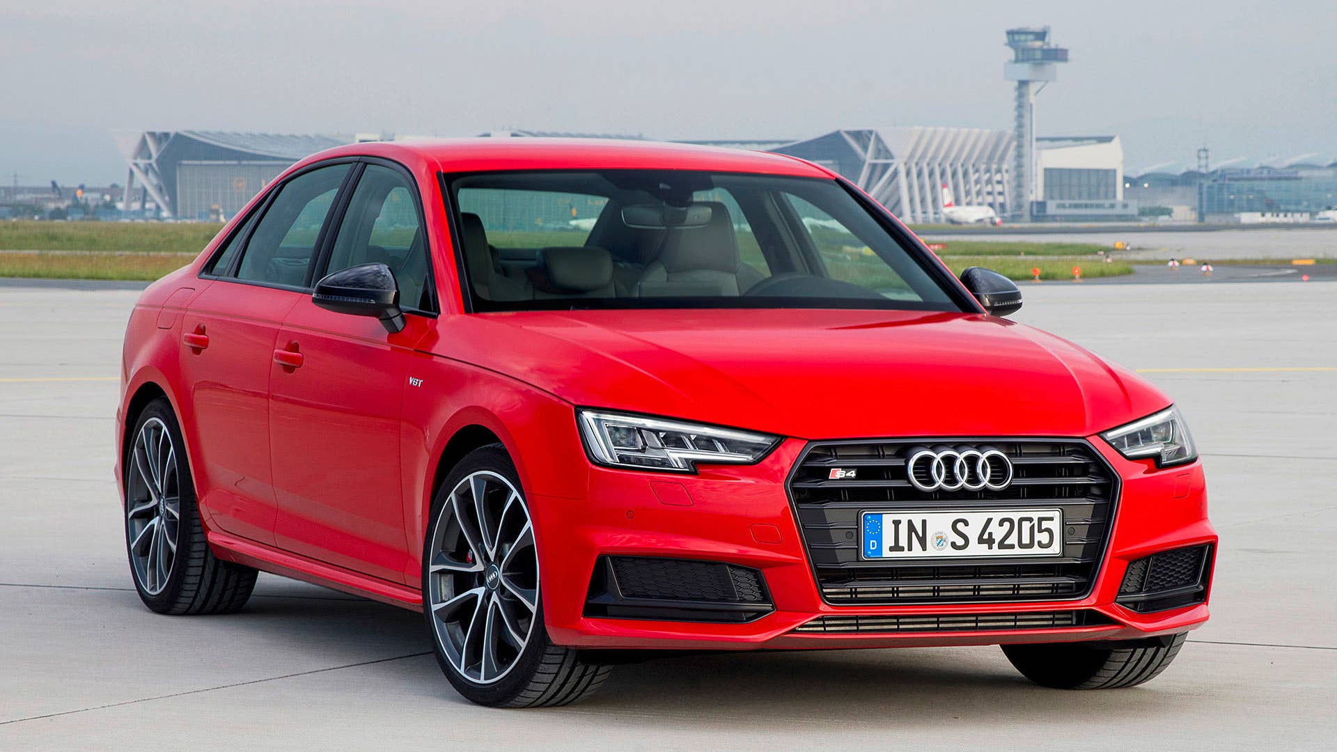 2017 Audi S4 front 3/4 view
