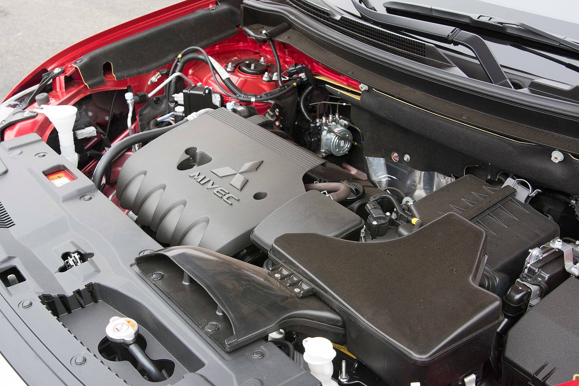 2016 Mitsubishi Outlander engine
