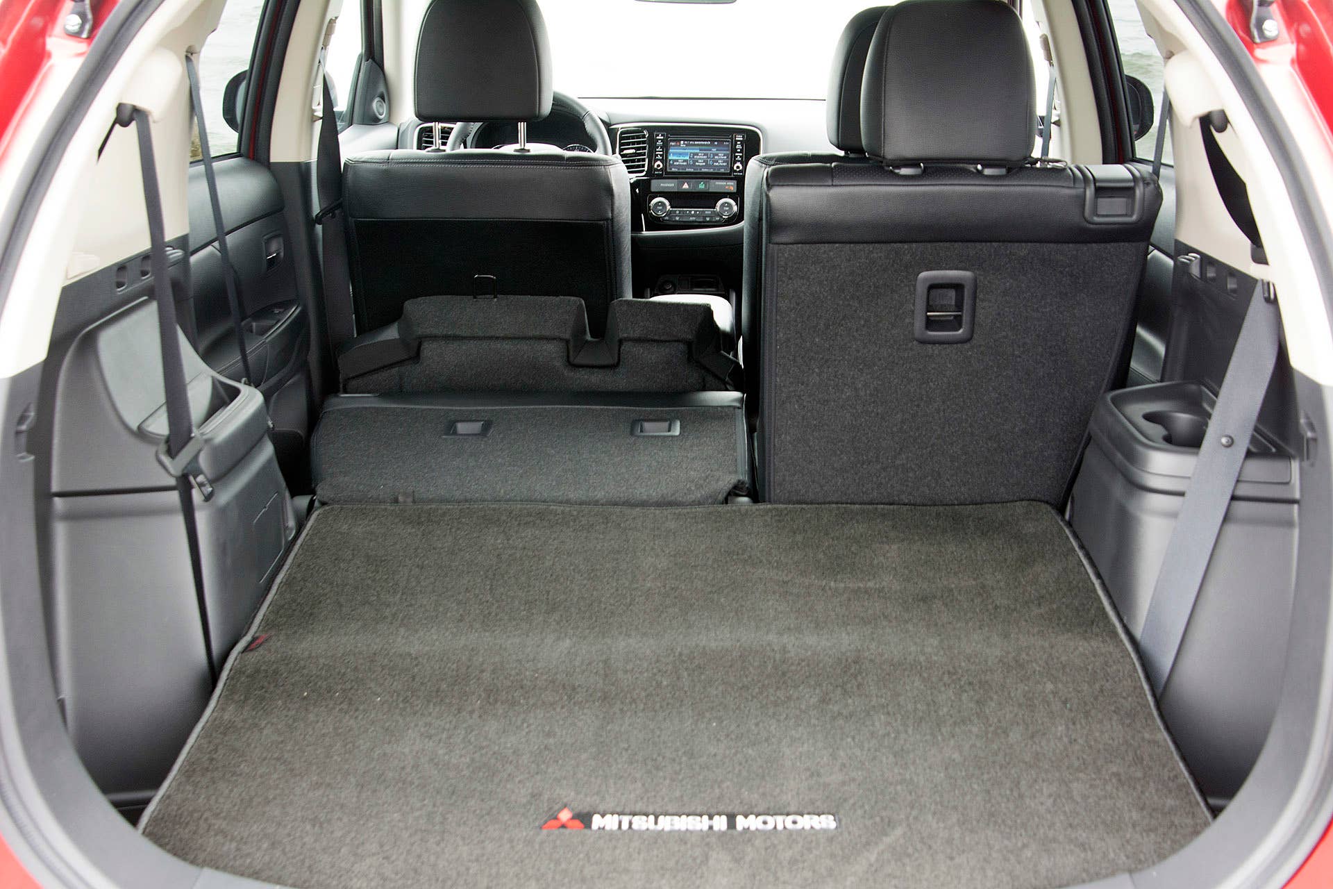 2016 Mitsubishi Outlander rear cargo area