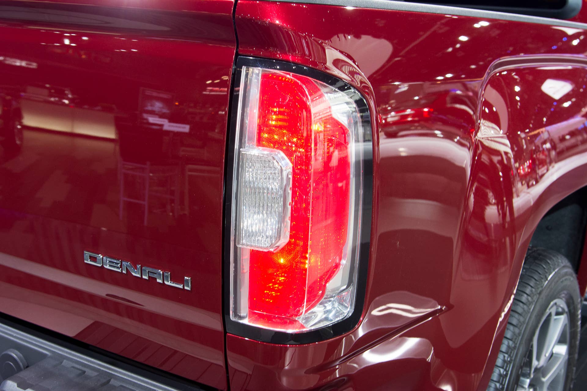 tailight denali badge gmc canyon