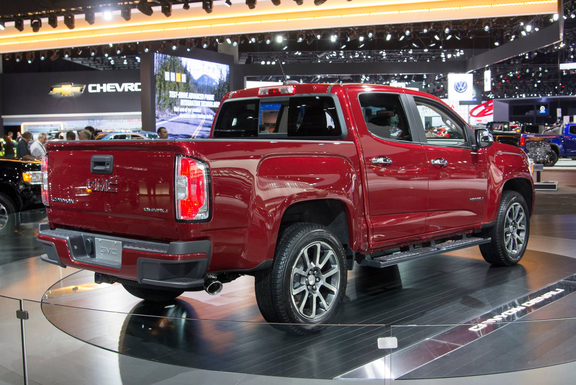 gmc canyon denali 2017 la 2015