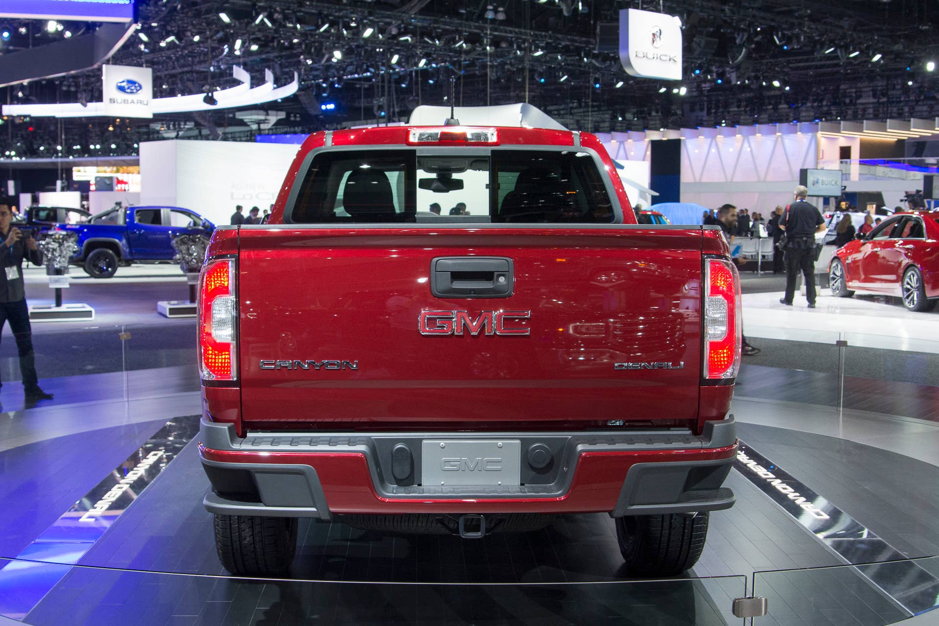 denali canyon tailgate badge la auto show gmc