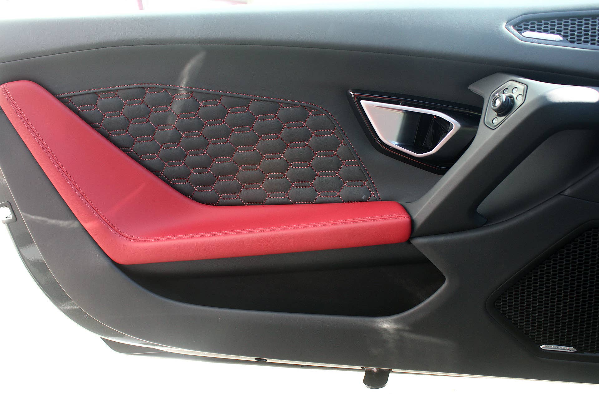 2016 Lamborghini Huracan LP 580-2 door