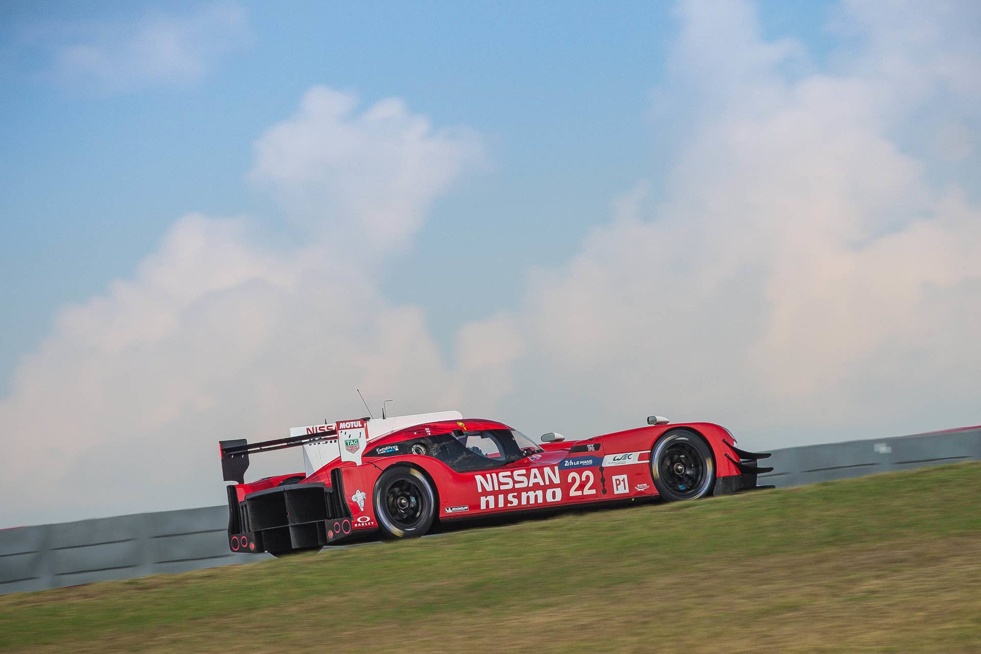 Nissan GT-R LM Nismo testing track rear 3/4