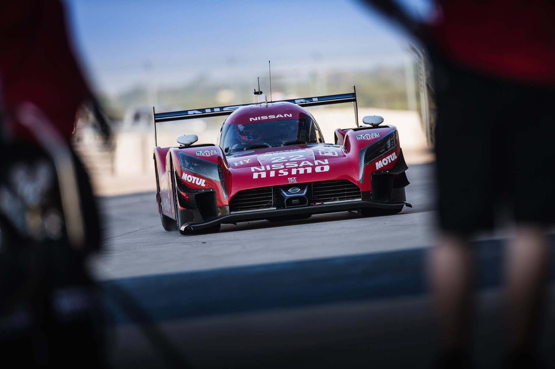 Nissan GT-R LM Nismo pit lane testing