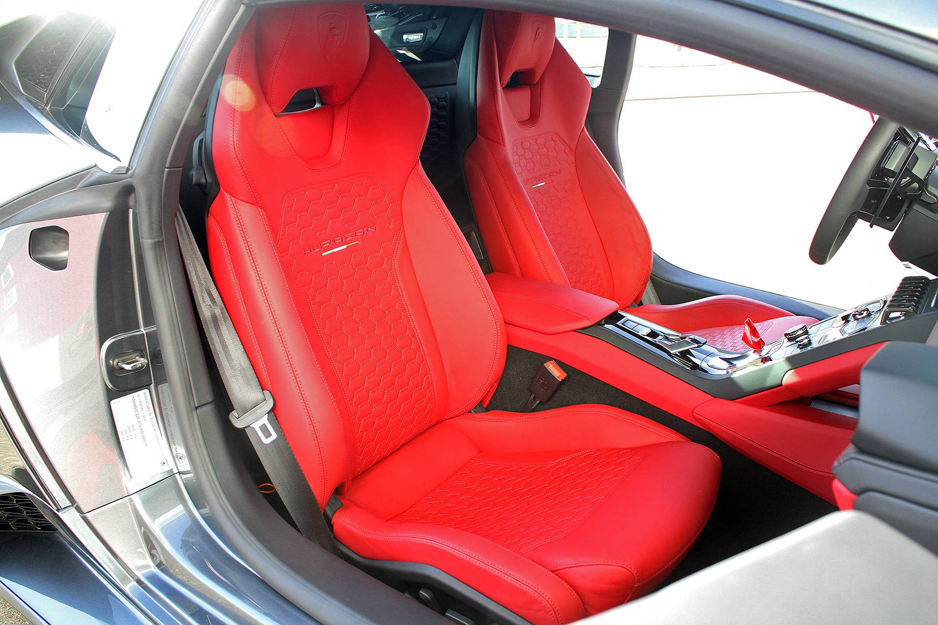 2016 Lamborghini Huracan LP 580-2 seats