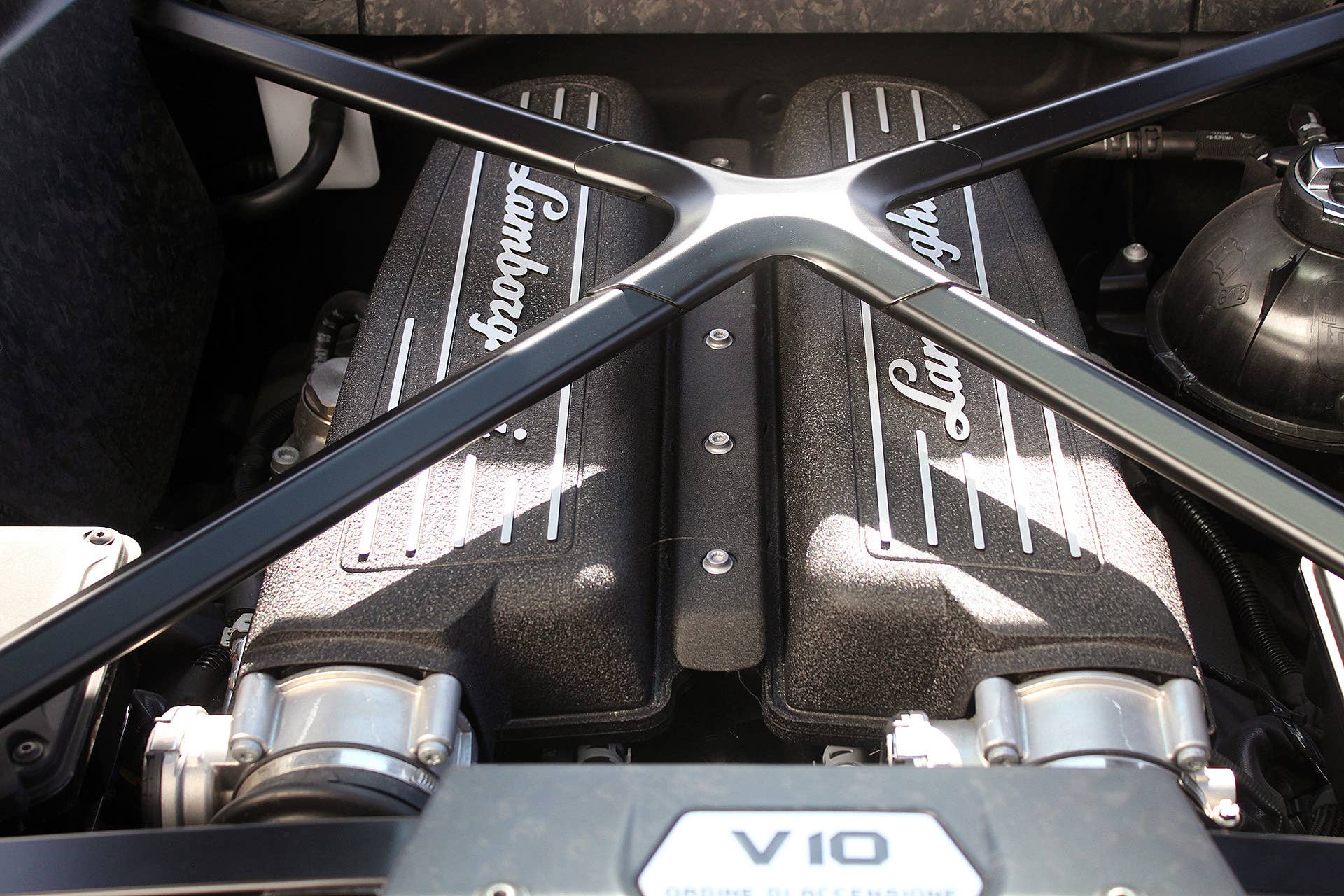 2016 Lamborghini Huracan LP 580-2 engine