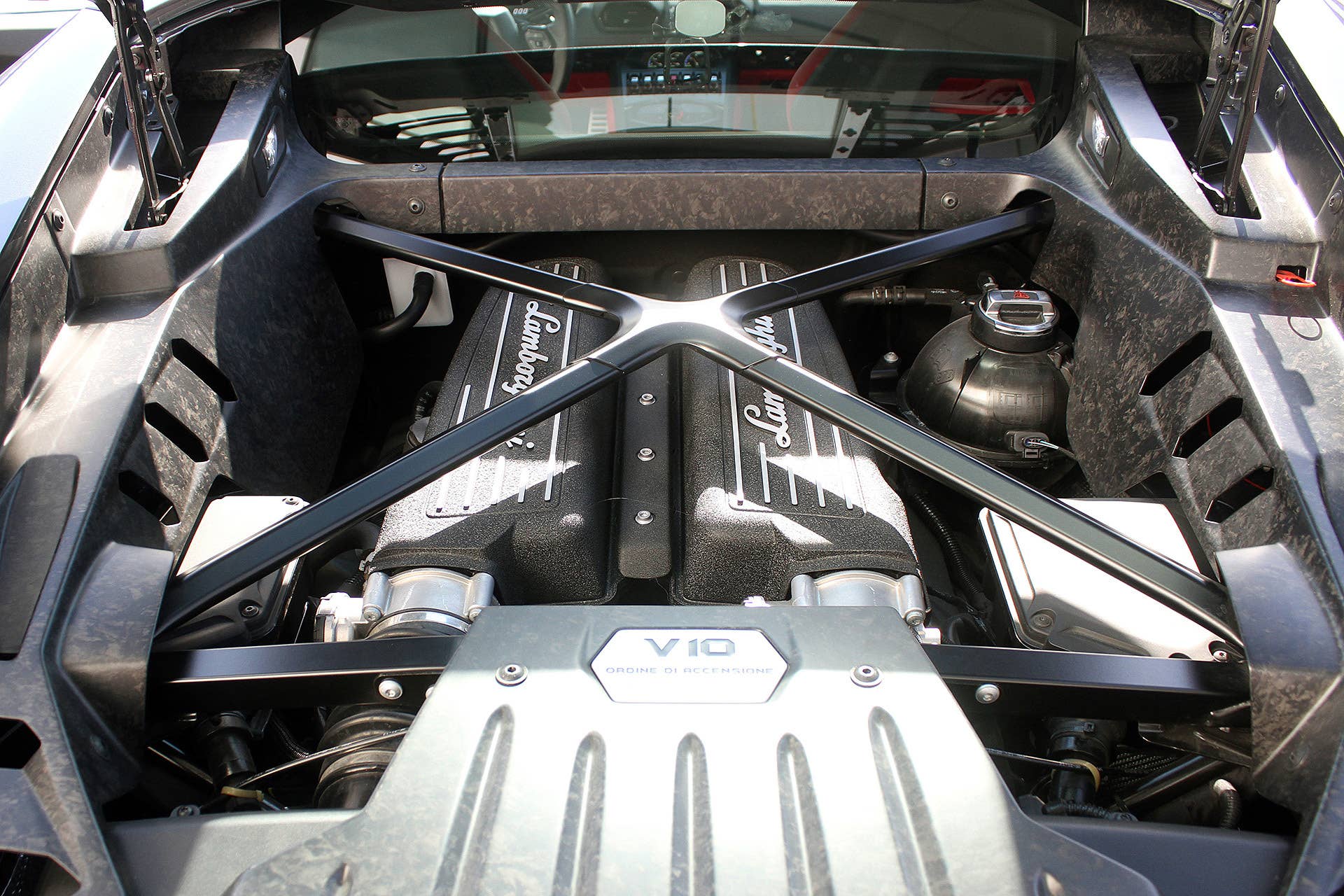 2016 Lamborghini Huracan LP 580-2 engine
