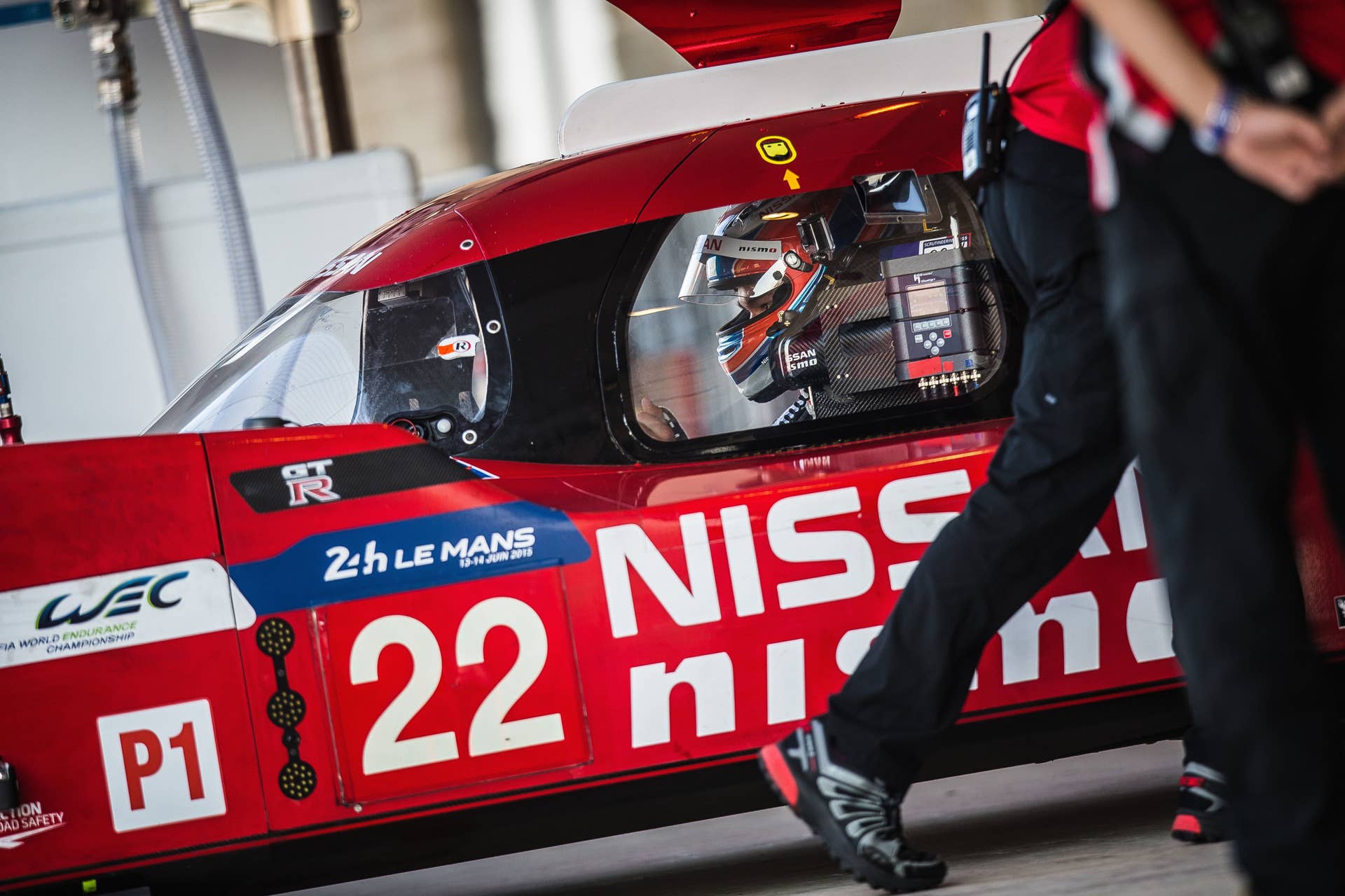 Nissan GT-R LM Nismo pit garage cockpit
